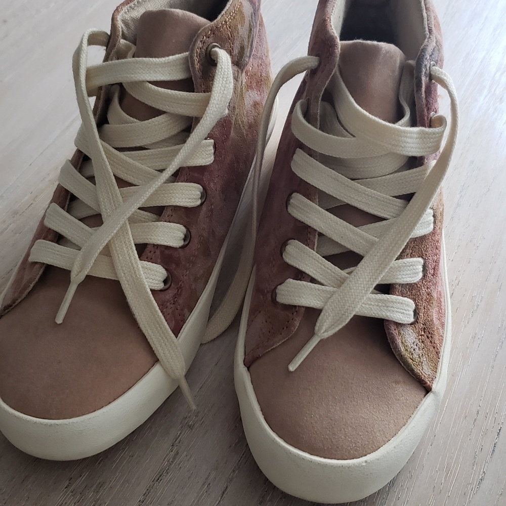 Zara Rose Sneakers